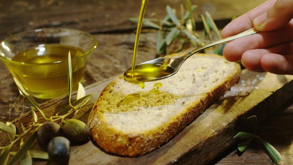 Cele mai importante 7 beneficii ale uleiului de masline: de ce trebuie sa il consumi zilnic?